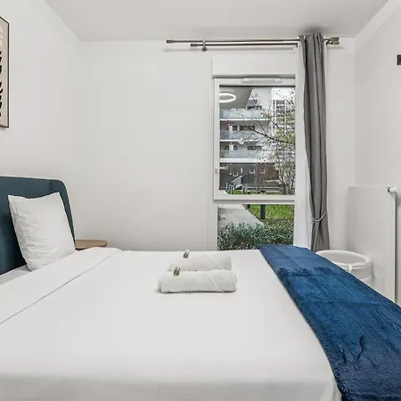 Nk In Appartement Bobigny