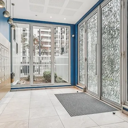 Nk In Appartement Bobigny